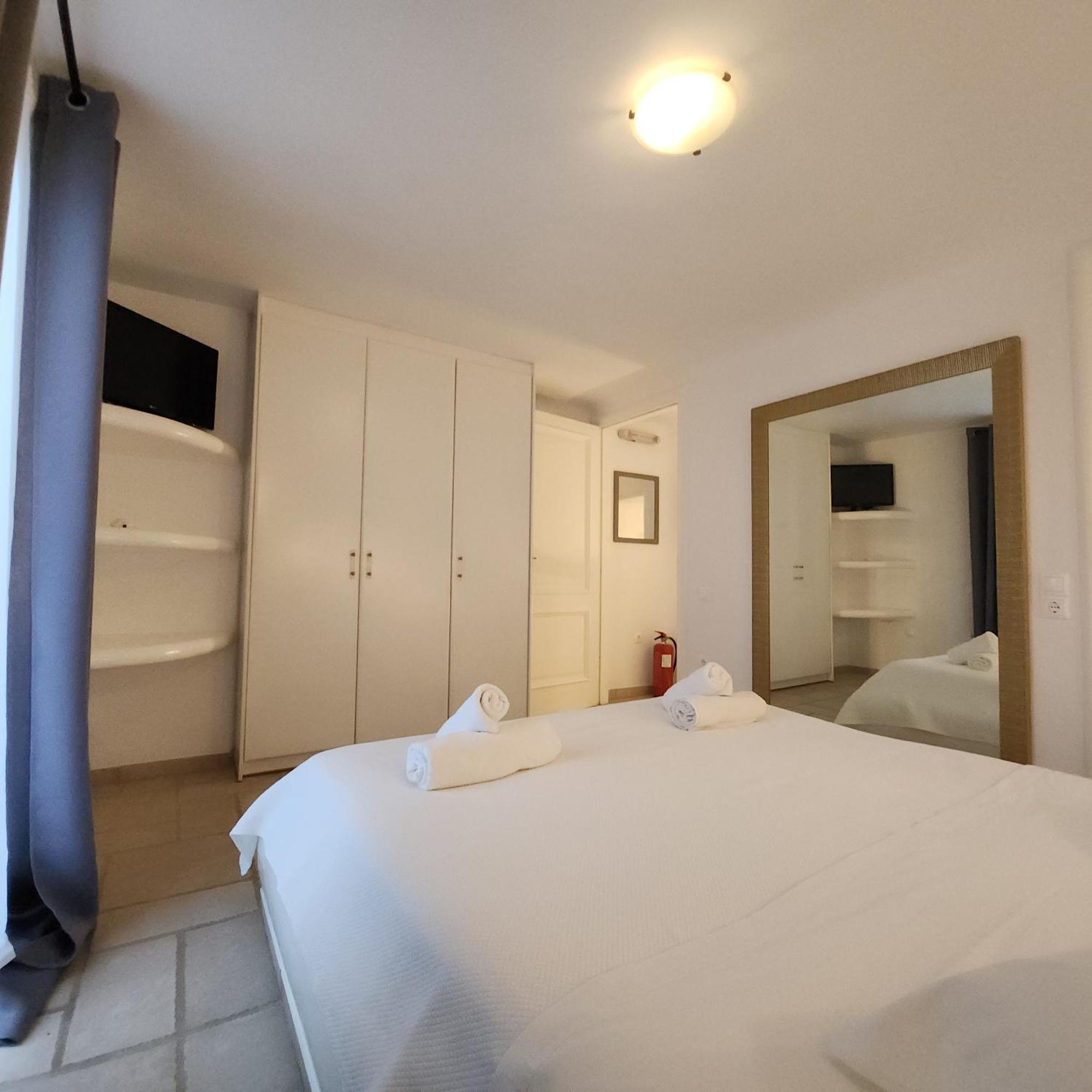 Mykonian Iros Suites & Villas Mykonos Town Bagian luar foto
